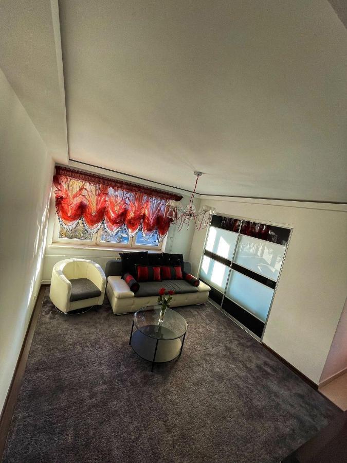 Luxury Red Apartment By Marta ラドム エクステリア 写真