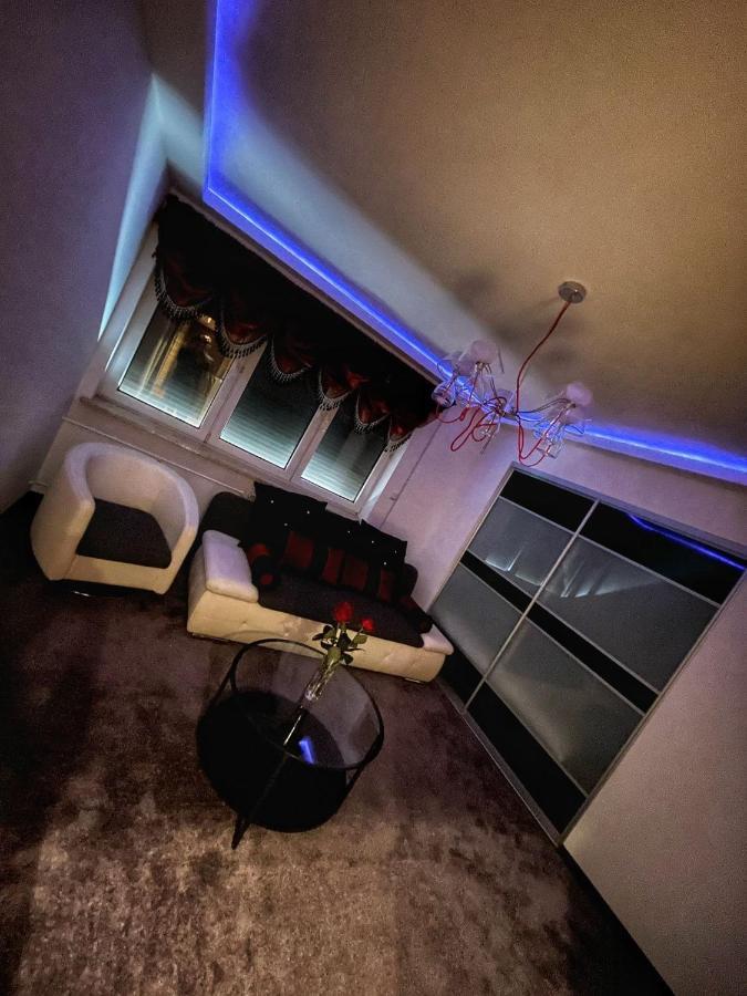 Luxury Red Apartment By Marta ラドム エクステリア 写真