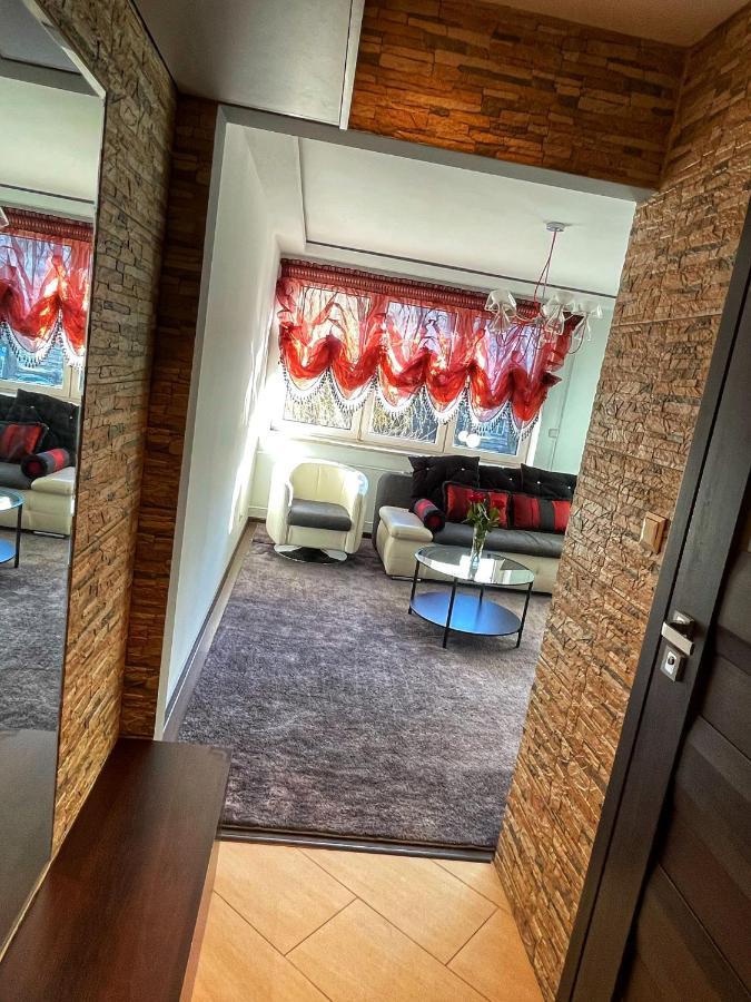 Luxury Red Apartment By Marta ラドム エクステリア 写真